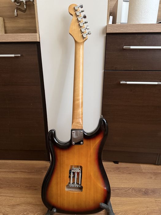 Fender Squier Strat  SE китара