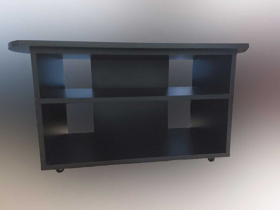 Тв маса на колелца