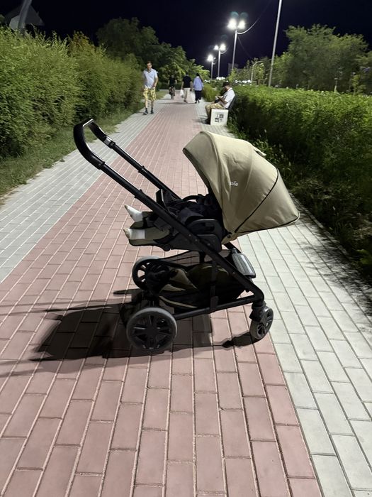 продается коляска Joie chrome