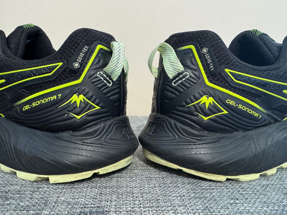 ASICS Gel-Sonoma 7 GTX.