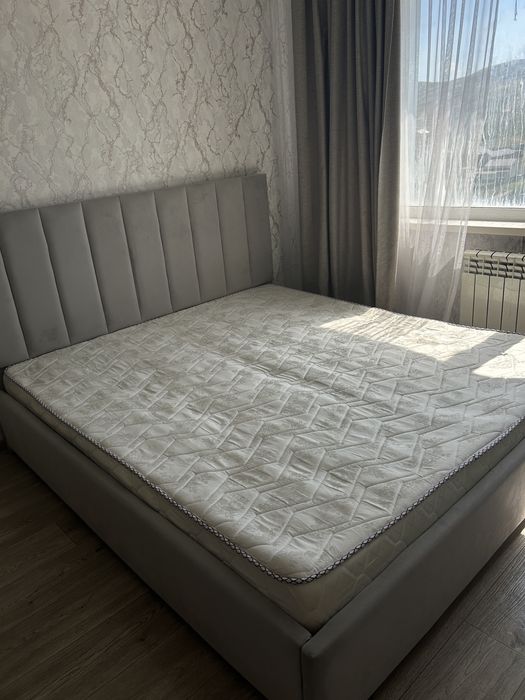 двуспальная кровать 180х200