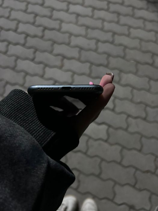 Продам айфон 8 без торга