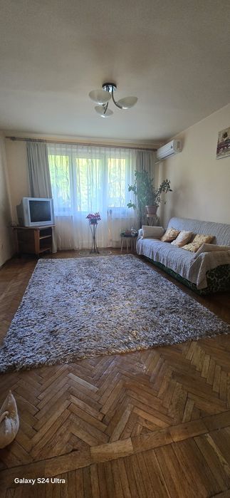 Apartament 4 camere / 2 bai/ 2 balcoane/ boxa/ central/ AC