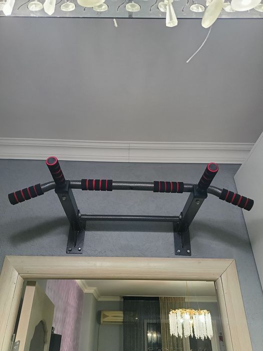 Турник настенный