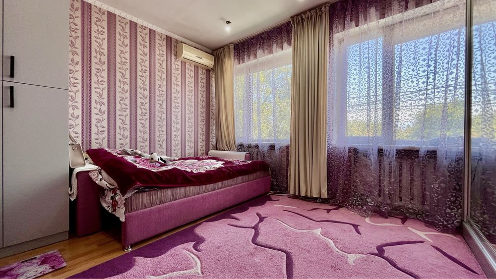 Продам двух этажный дом