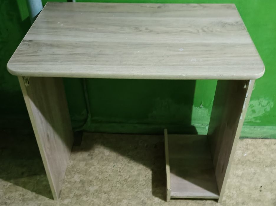 Стол компьютерный