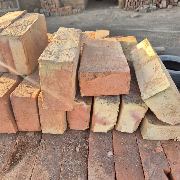 Красный кирпич М150