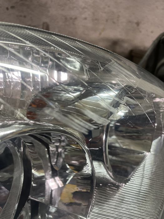 Продам фару правую приора