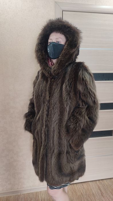 Продам шубу из меха енота