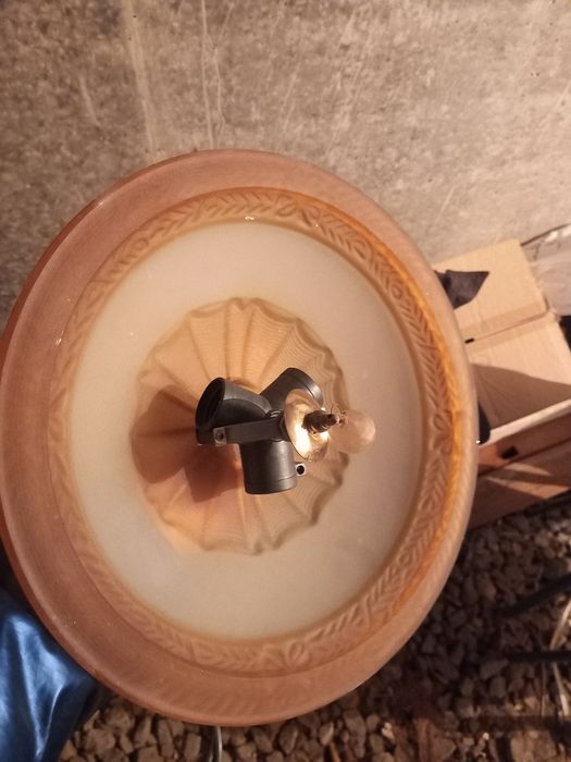 Продам люстры разные