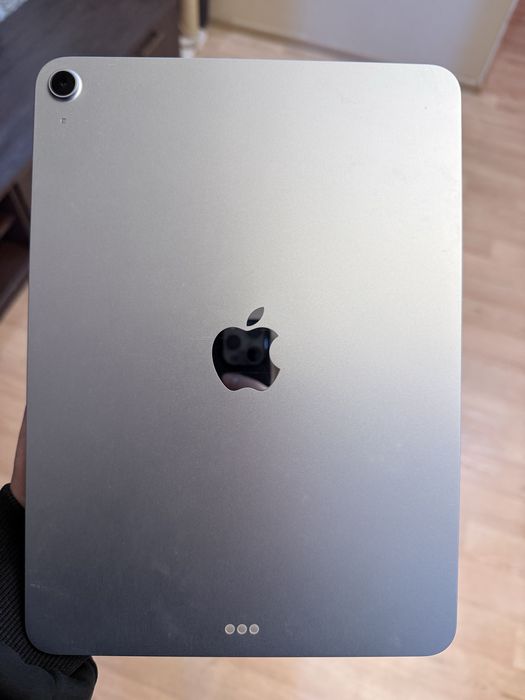 Продам iPad Air 11 (M3) 128gb Blue