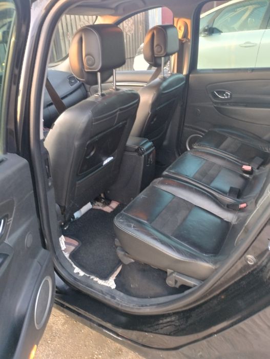 Vând Renault Espace scenic anul 2012