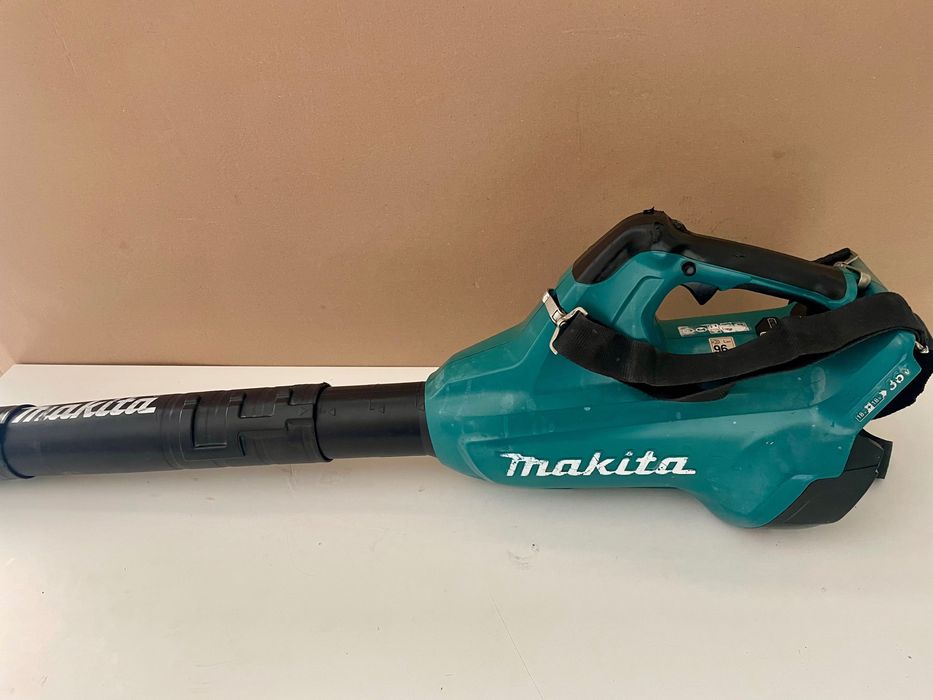 Makita DUB362 suflanta frunze/praf cu 2 acumulatori 13,4 mc/ora