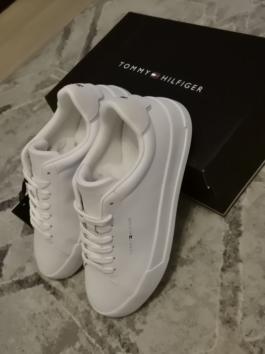 Adidasi Tommy Hilfiger