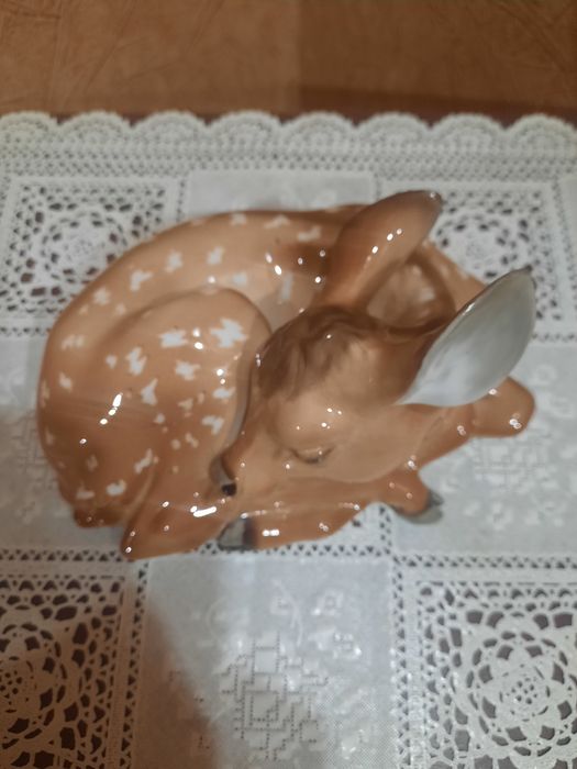 Статуэтка "Олененок" (лежащий), автор П.П. Веселов, фарфор, роспись, Л