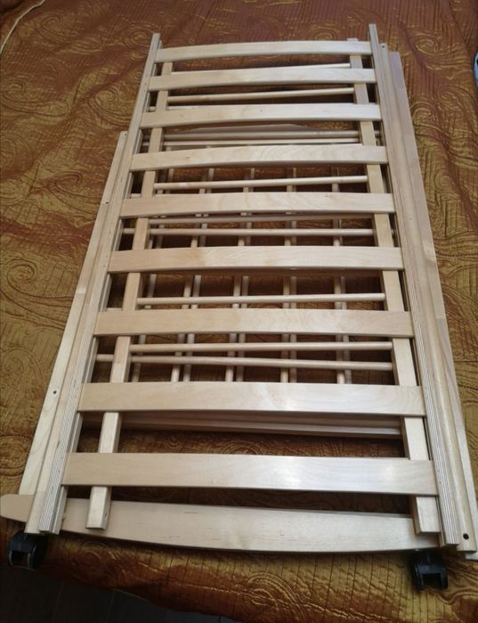 Кроватка детская с матрасом