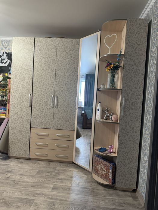 Шифонер вместительный