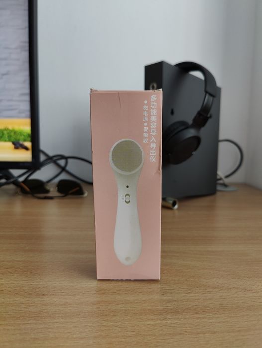 NOU Aparat de masaj facial cu ultrasunete pentru îngrijirea pielii