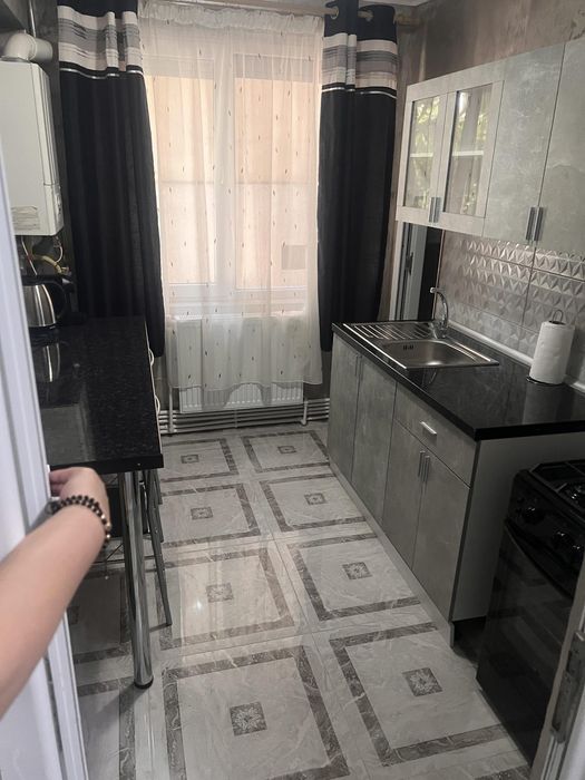 Închiriez apartament în centru Buzău  etaj 1 preț 400 €
