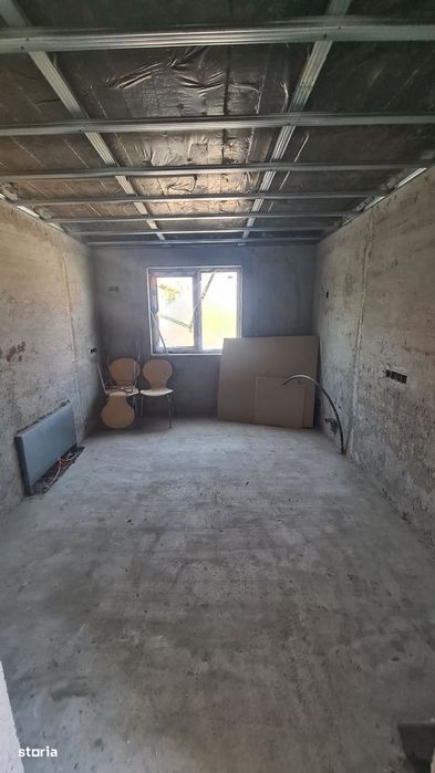 Casă de vânzare în comuna Valea Iașului, sat Mustățești, județ Argeș.