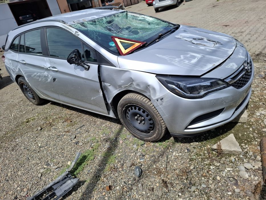 Elemente Caroserie Opel Astra K SportsTourer(B16)an 2018 Motor 1.0 Turbó (35) 999cm B10XFL Rulaj 98.534km !
