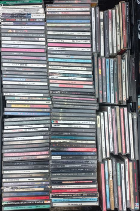 Cd pop rock metal ac/dc,Rhcp,Queen,Bon Jovi,Slayer,Van Halen,Ozzy