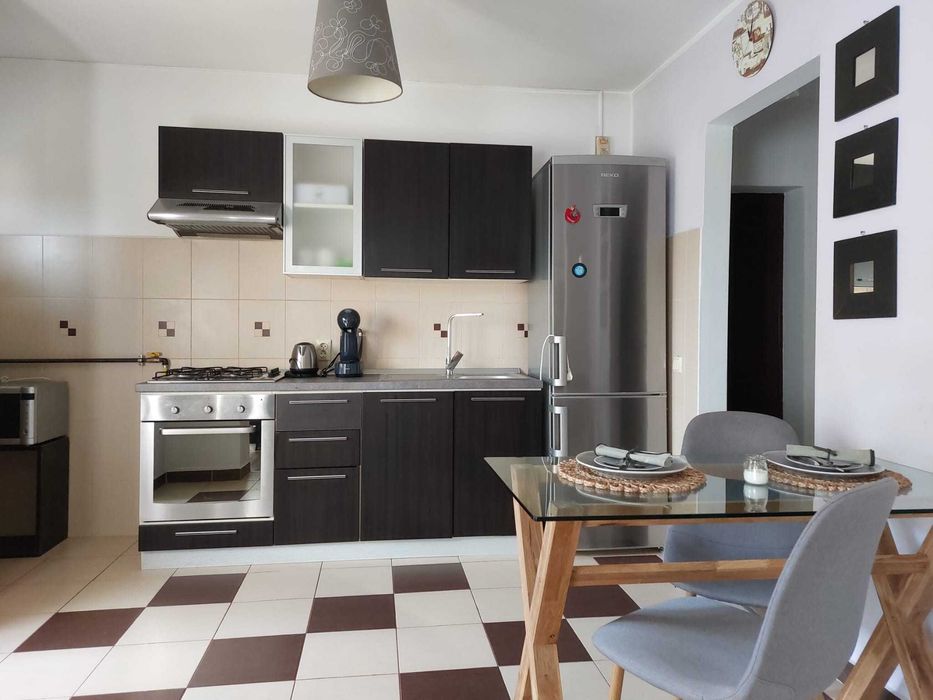 Inchiriez apartament 2 camere, 64 mp - ultracentral