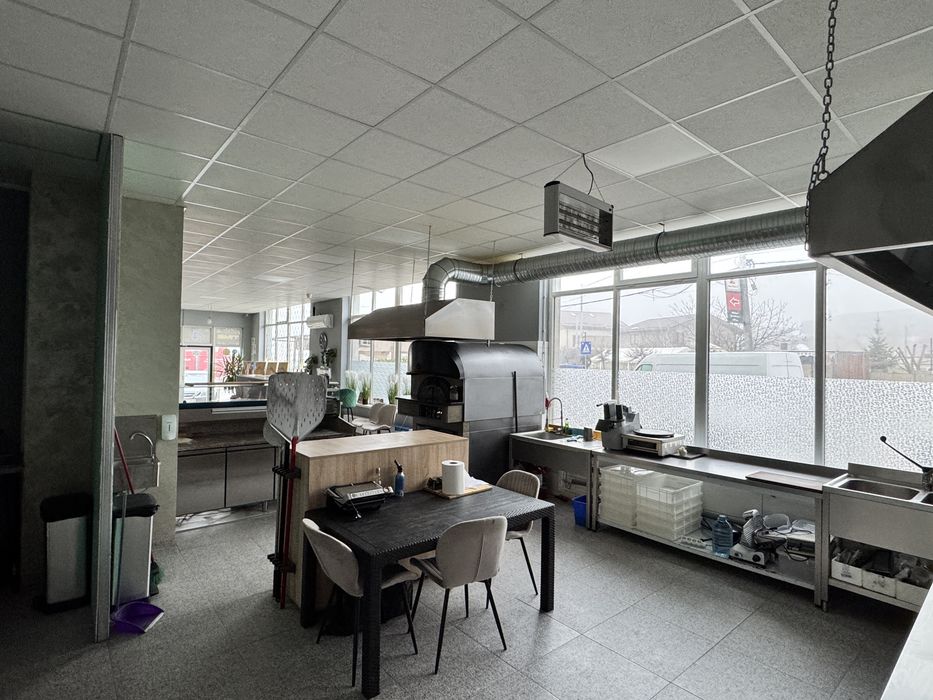 Vand pizzerie la cheie