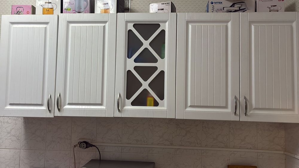 Продам кухонный гарнитур и два шкафа