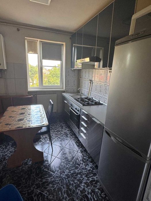 Inchiriez apartament