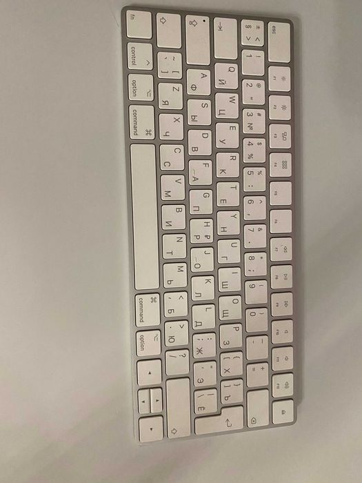 iMac 21.5 дюймов, 2017 + Apple Magic Mouse 2 + Apple Magic Keyboard