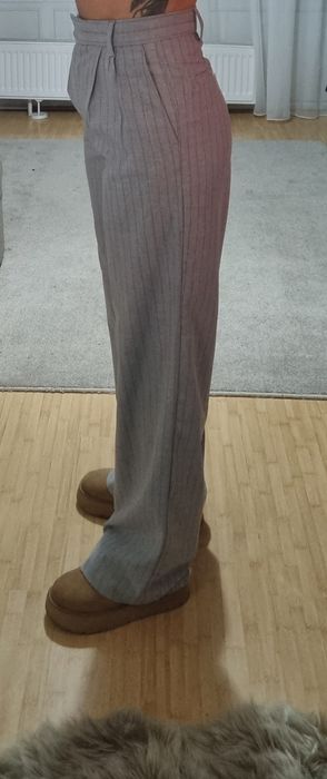 Pantaloni Bershka (mar.34/XS)