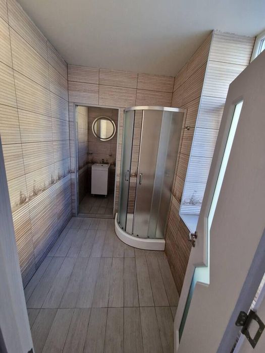 Дава се под наем Двустаен апартамент в Бургас, Център - 90 кв.м за 500 € - Снимка #3