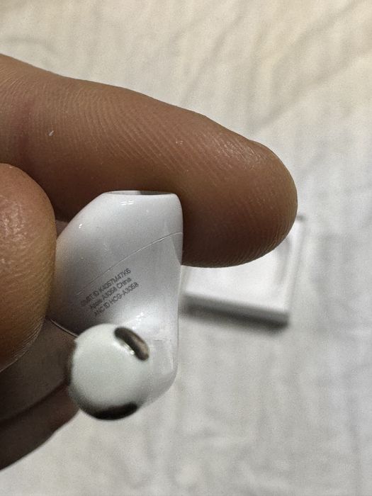 Apple AirPods Gen 4