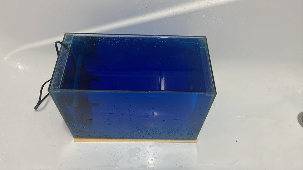 Продам аквариум 15 литров