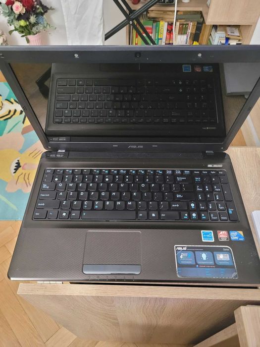 Vand laptop ASUS i5 / SSD 240GB / 6GB RAM / cu windows si office