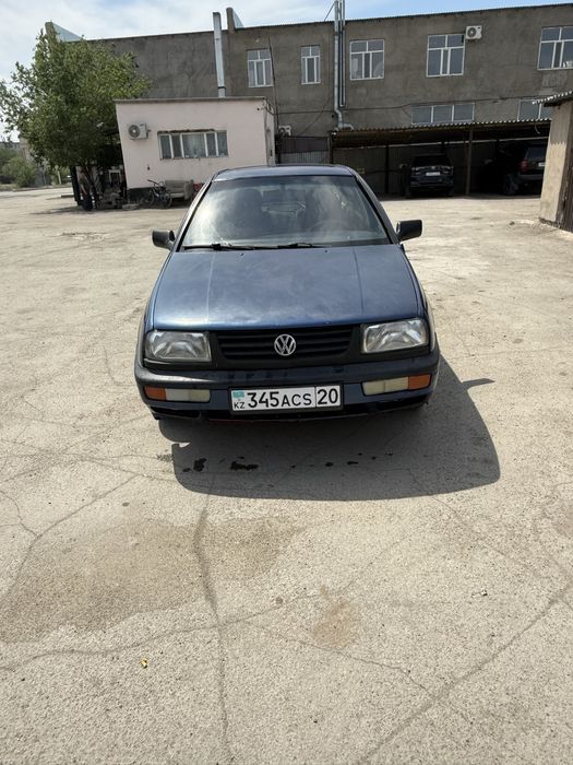 Срочно продам  volkswagen vento 1993г