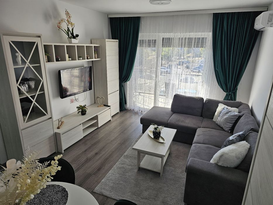 Închiriez apartament 2 camere în regim hotelier ADORA PARK
