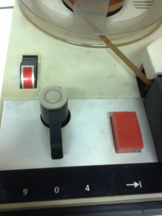 Продавам ролков магнетофон ТЕСЛА В-5