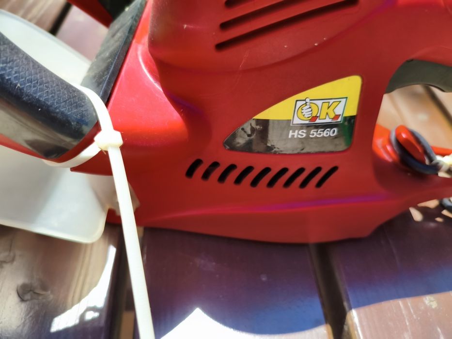 Foarfecă electrică pentru gard viu