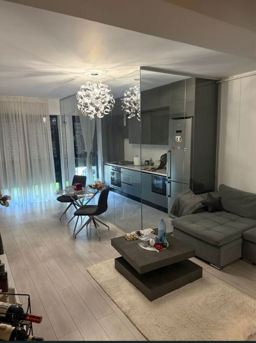 Inchiriez apartament !