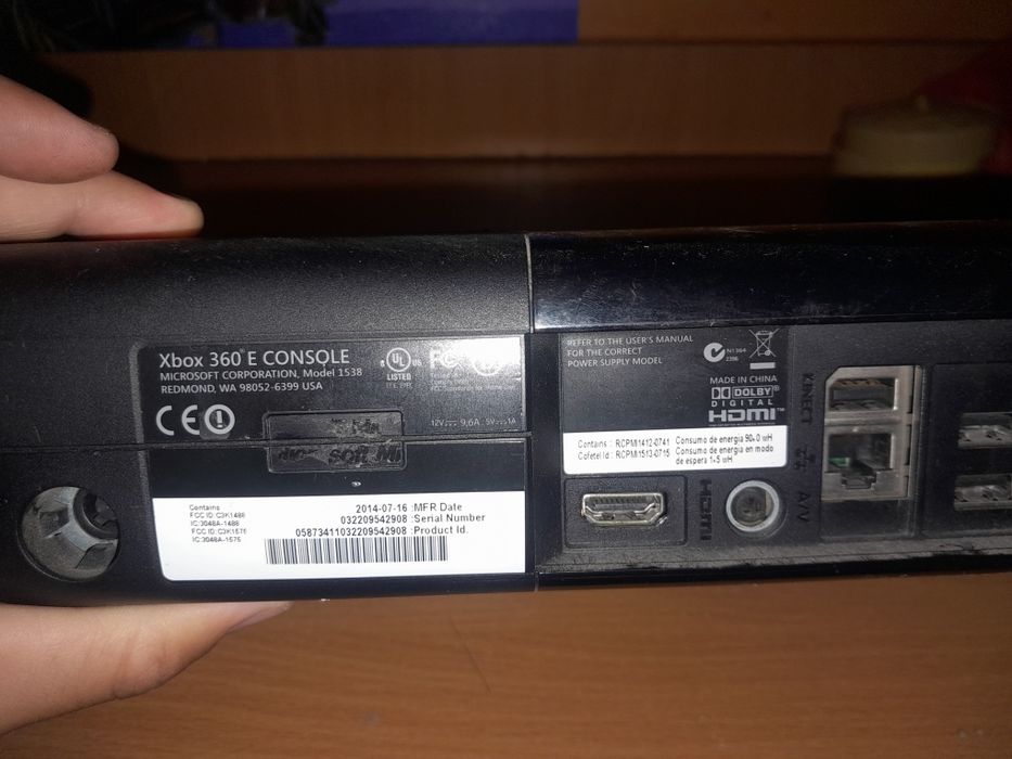 Продам Xbox 360 E в рабочем состоянии.