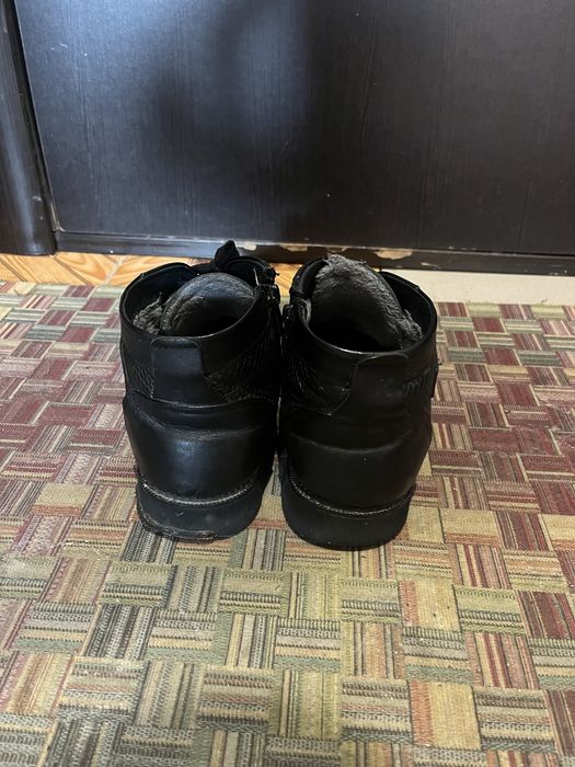 Продам зимние ботинки