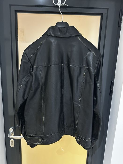 Мъжко кожено яке.