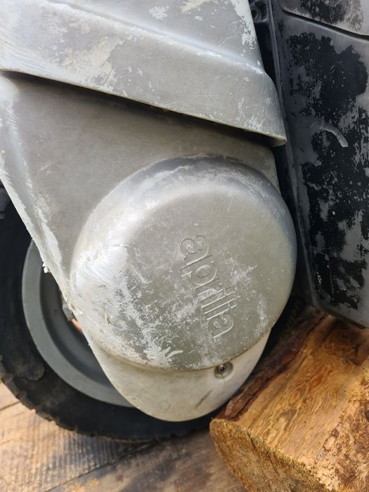 Motor Aprilia de 250 cu răcire pe apa