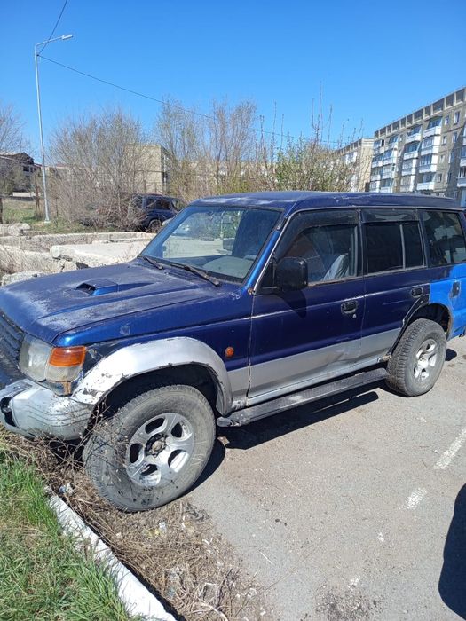 Машина Mitsubishi pajero 2