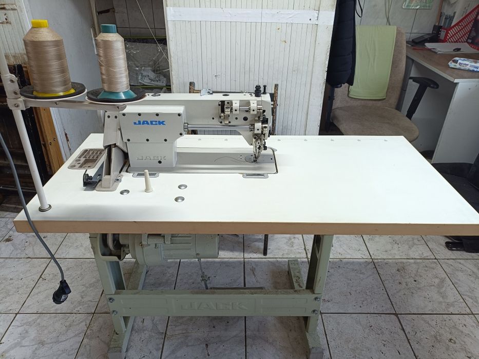 De vânzare masina de cusut Jack model 6380