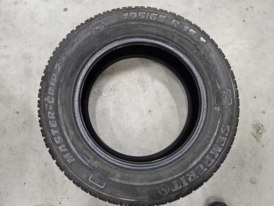 4 Anvelope IARNA 195.65.15 'Semperit' ; stare foarte buna