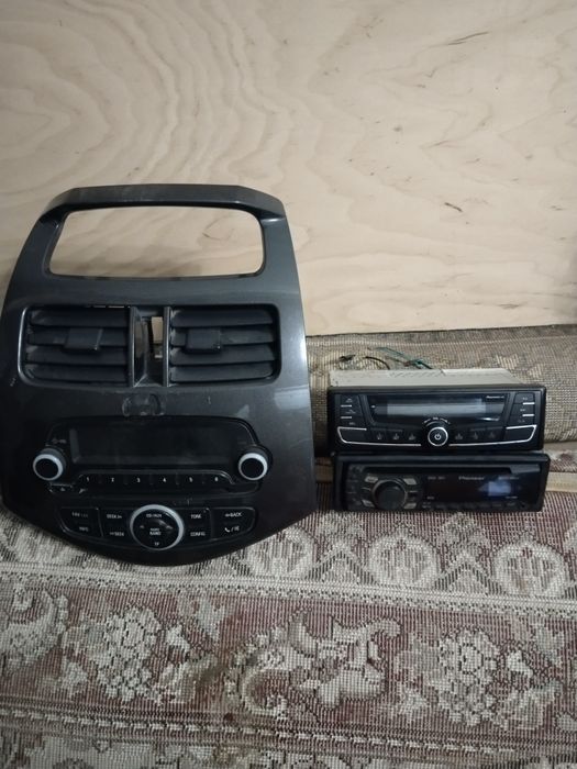 Продаётся магнитолы 3,за один цена