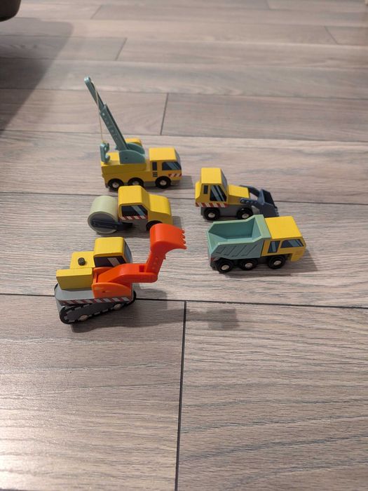 Set de utilaje de constructie din lemn